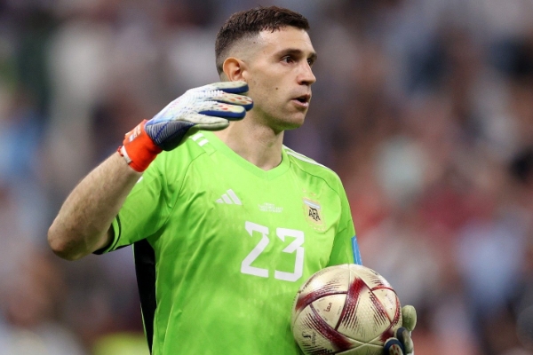 莫佩調(diào)侃撞傷萊諾成就大馬?。骸半y道他不應(yīng)該對(duì)我心存感激嗎？”