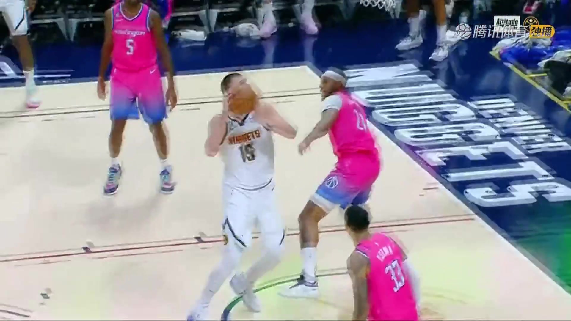 這效率要沖三連MVP？約基奇20中17爆砍43分14板8助5斷皆全隊(duì)最高（約基奇砍32分20籃板10助攻）