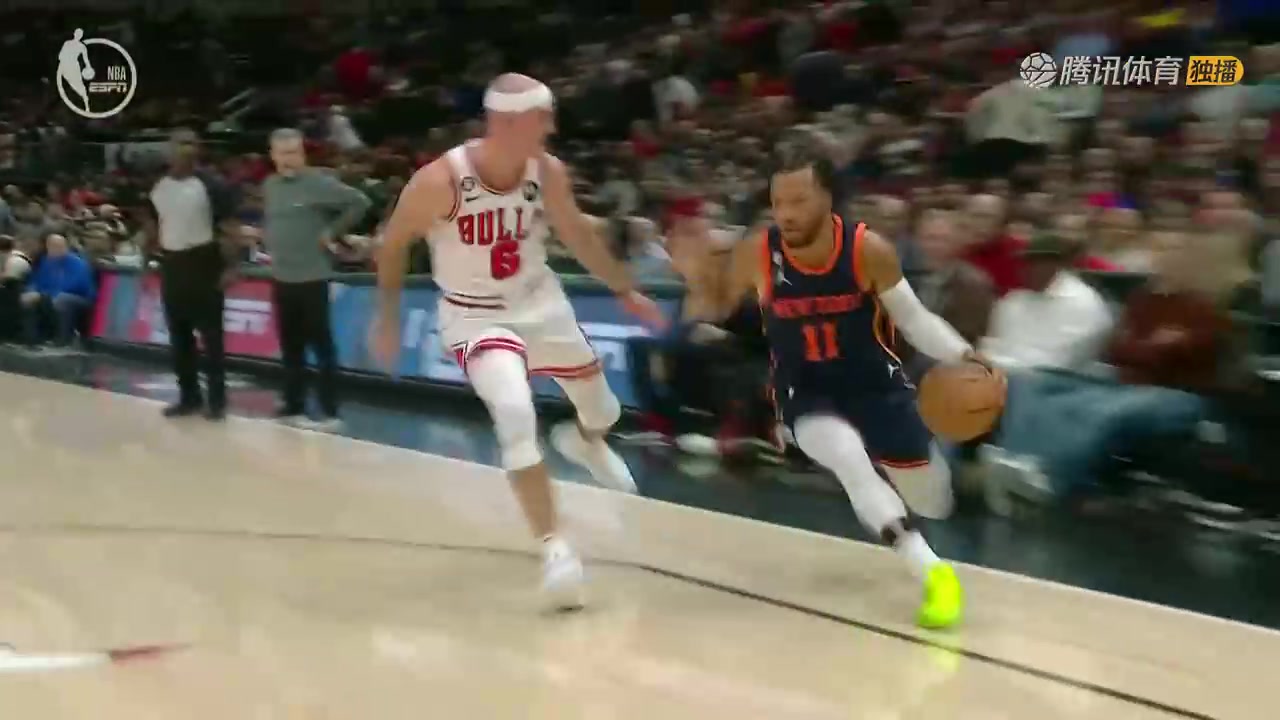 秀啊！布倫森腳踝終結(jié)將卡魯索晃倒坐地！再三分殺死比賽（布倫森集錦）